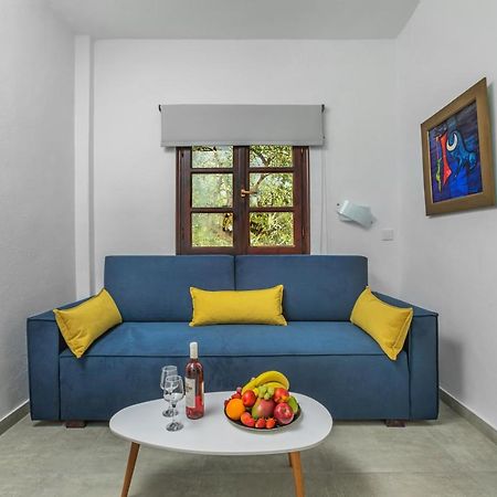 Eleon Suites อาฟิโตส ภายนอก รูปภาพ