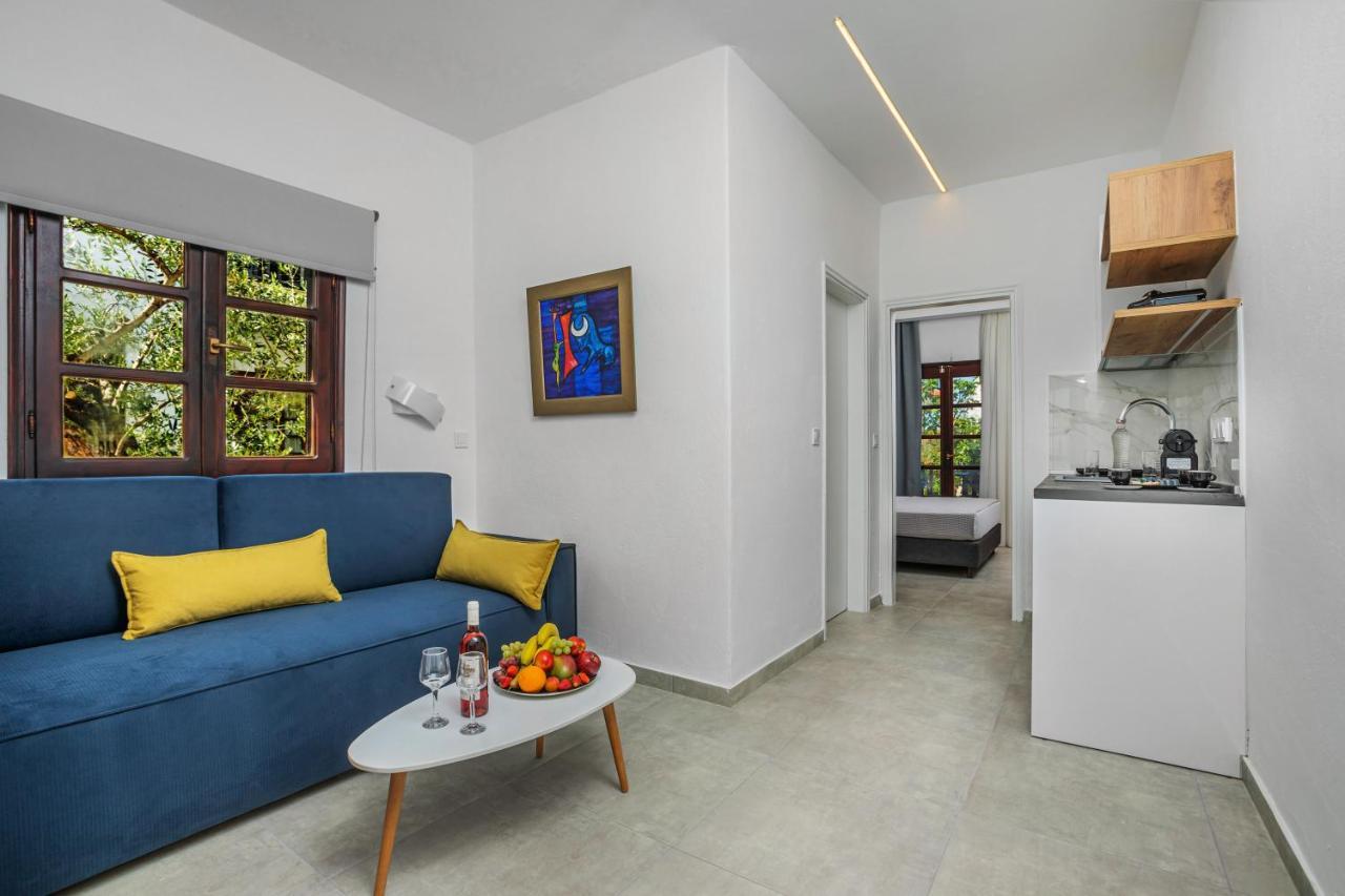 Eleon Suites อาฟิโตส ภายนอก รูปภาพ